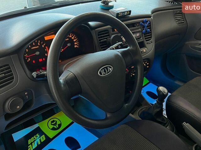 Серый Киа Рио, объемом двигателя 1.4 л и пробегом 93 тыс. км за 5600 $, фото 9 на Automoto.ua