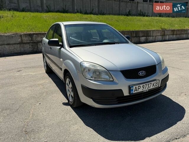 Серый Киа Рио, объемом двигателя 1.4 л и пробегом 242 тыс. км за 3600 $, фото 14 на Automoto.ua