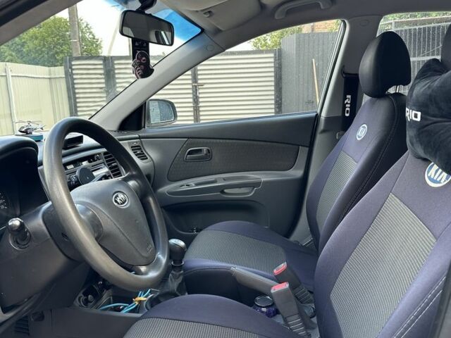 Сірий Кіа Ріо, об'ємом двигуна 1.4 л та пробігом 88 тис. км за 5600 $, фото 5 на Automoto.ua