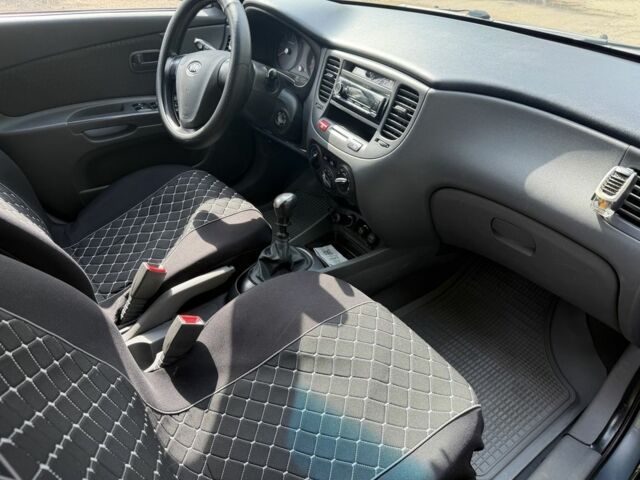 Сірий Кіа Ріо, об'ємом двигуна 1.5 л та пробігом 189 тис. км за 5326 $, фото 6 на Automoto.ua