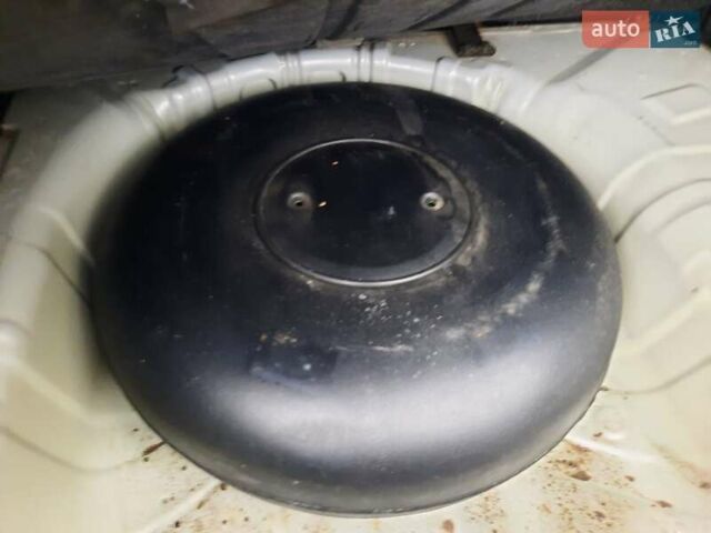 Серый Киа Рио, объемом двигателя 1.4 л и пробегом 113 тыс. км за 4550 $, фото 57 на Automoto.ua