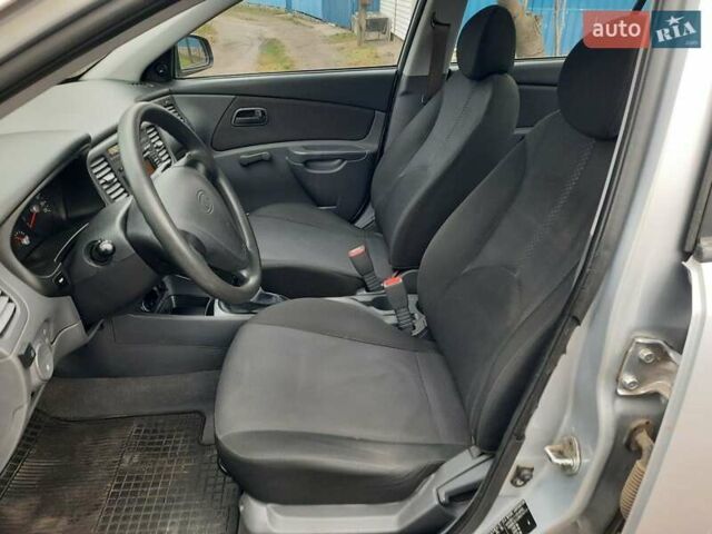 Серый Киа Рио, объемом двигателя 1.4 л и пробегом 113 тыс. км за 4550 $, фото 31 на Automoto.ua