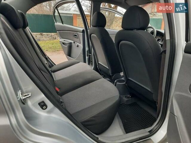 Серый Киа Рио, объемом двигателя 1.4 л и пробегом 113 тыс. км за 4550 $, фото 49 на Automoto.ua