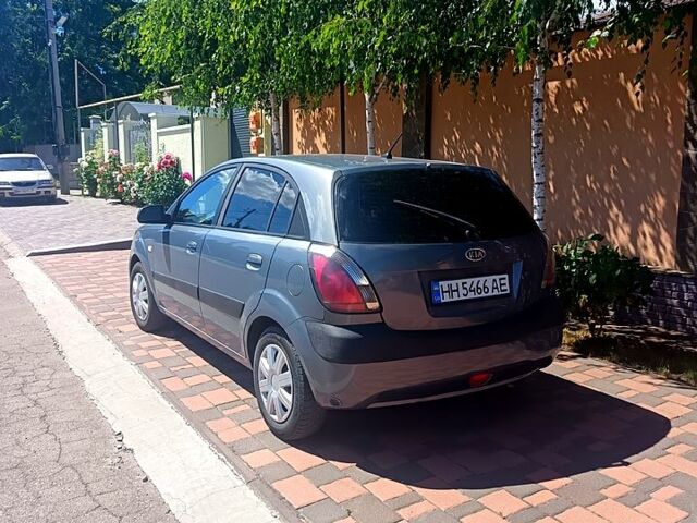 Серый Киа Рио, объемом двигателя 1.4 л и пробегом 207 тыс. км за 4100 $, фото 1 на Automoto.ua