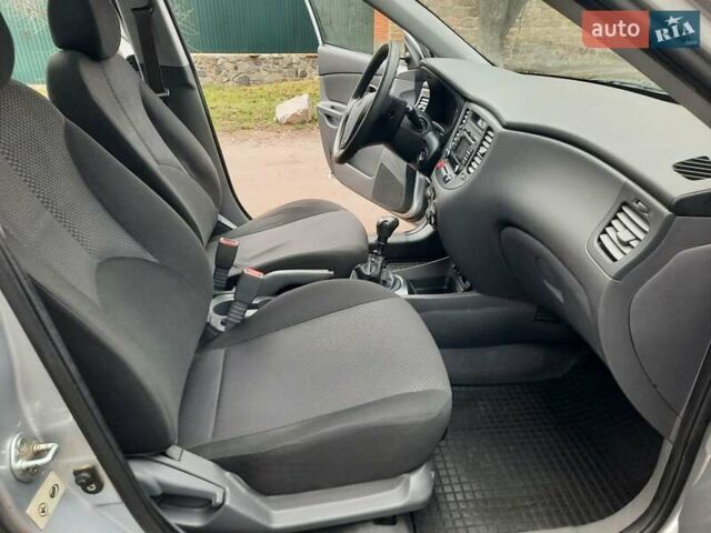Серый Киа Рио, объемом двигателя 1.4 л и пробегом 113 тыс. км за 4550 $, фото 47 на Automoto.ua