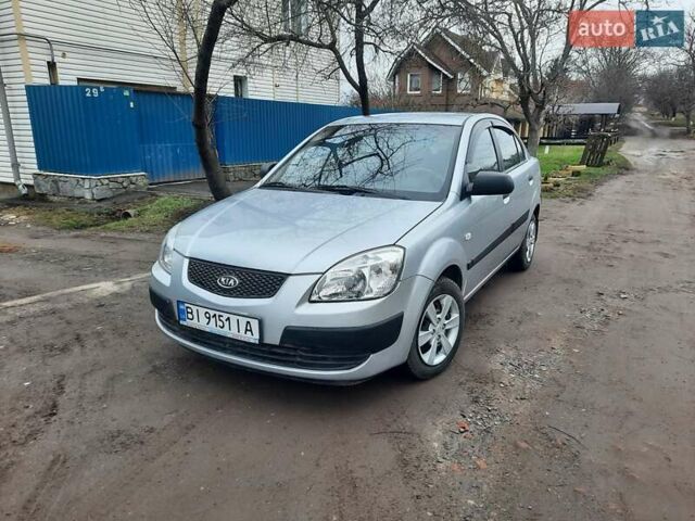 Серый Киа Рио, объемом двигателя 1.4 л и пробегом 113 тыс. км за 4550 $, фото 3 на Automoto.ua