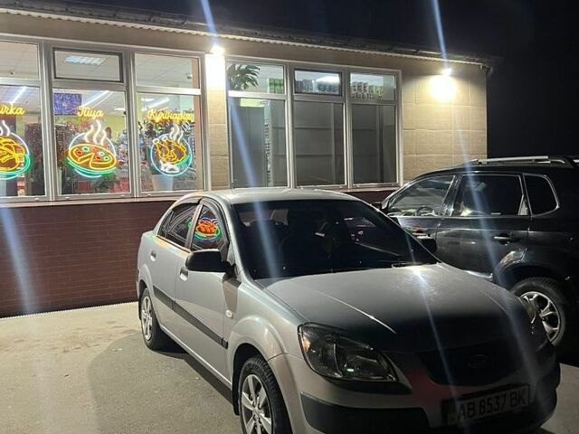 Серый Киа Рио, объемом двигателя 1.4 л и пробегом 140 тыс. км за 5200 $, фото 2 на Automoto.ua