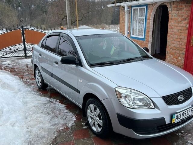 Серый Киа Рио, объемом двигателя 1.4 л и пробегом 140 тыс. км за 5200 $, фото 1 на Automoto.ua