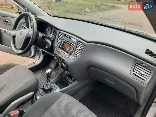 Серый Киа Рио, объемом двигателя 1.4 л и пробегом 113 тыс. км за 4550 $, фото 44 на Automoto.ua