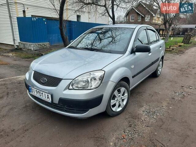 Серый Киа Рио, объемом двигателя 1.4 л и пробегом 113 тыс. км за 4550 $, фото 2 на Automoto.ua