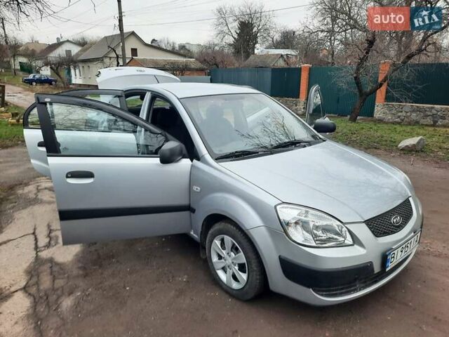 Серый Киа Рио, объемом двигателя 1.4 л и пробегом 113 тыс. км за 4550 $, фото 63 на Automoto.ua