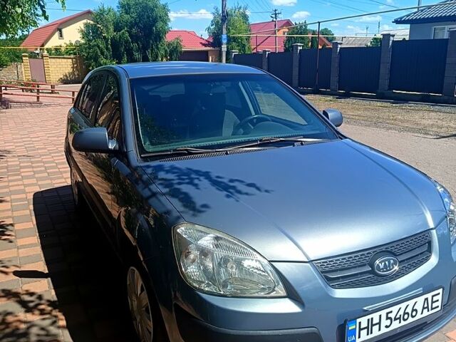 Серый Киа Рио, объемом двигателя 1.4 л и пробегом 207 тыс. км за 4100 $, фото 3 на Automoto.ua