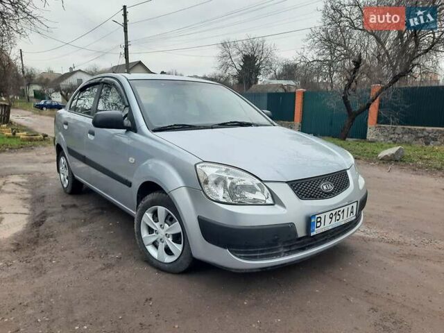 Серый Киа Рио, объемом двигателя 1.4 л и пробегом 113 тыс. км за 4550 $, фото 6 на Automoto.ua