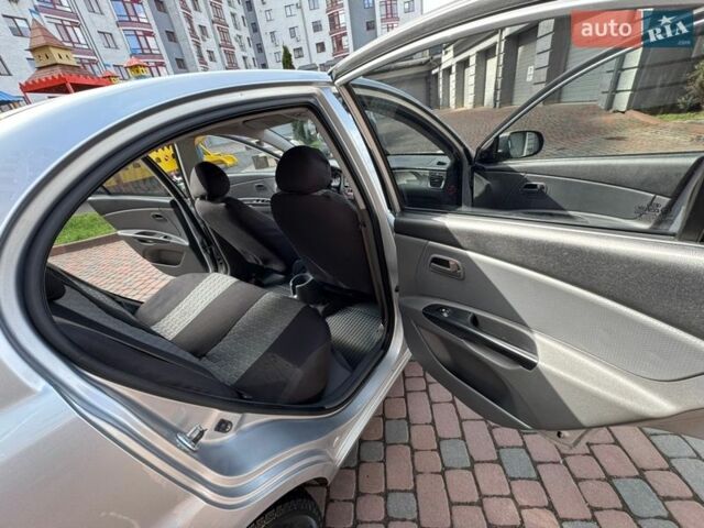 Серый Киа Рио, объемом двигателя 1.4 л и пробегом 227 тыс. км за 6850 $, фото 28 на Automoto.ua