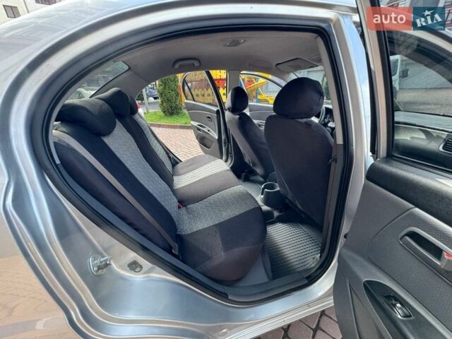 Серый Киа Рио, объемом двигателя 1.4 л и пробегом 227 тыс. км за 6750 $, фото 27 на Automoto.ua