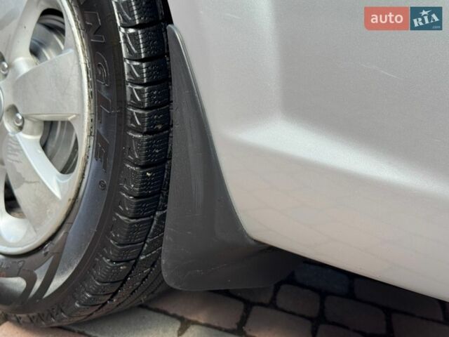 Серый Киа Рио, объемом двигателя 1.4 л и пробегом 227 тыс. км за 6850 $, фото 125 на Automoto.ua