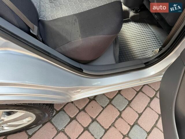 Серый Киа Рио, объемом двигателя 1.4 л и пробегом 227 тыс. км за 6850 $, фото 30 на Automoto.ua