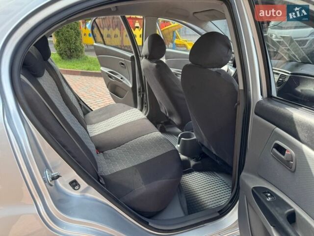 Серый Киа Рио, объемом двигателя 1.4 л и пробегом 227 тыс. км за 6750 $, фото 34 на Automoto.ua