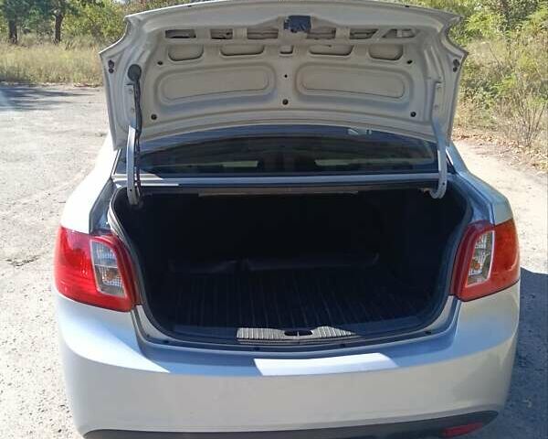 Сірий Кіа Ріо, об'ємом двигуна 1.5 л та пробігом 297 тис. км за 5500 $, фото 5 на Automoto.ua