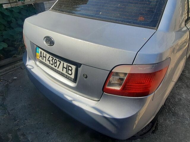 Серый Киа Рио, объемом двигателя 1.4 л и пробегом 140 тыс. км за 4000 $, фото 11 на Automoto.ua