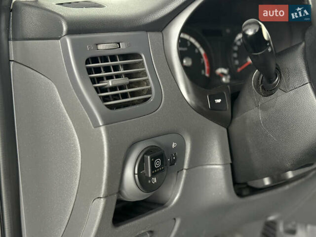 Серый Киа Рио, объемом двигателя 1.4 л и пробегом 99 тыс. км за 5500 $, фото 20 на Automoto.ua