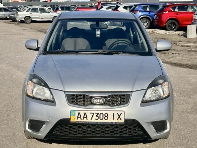 Сірий Кіа Ріо, об'ємом двигуна 1.5 л та пробігом 160 тис. км за 5800 $, фото 1 на Automoto.ua