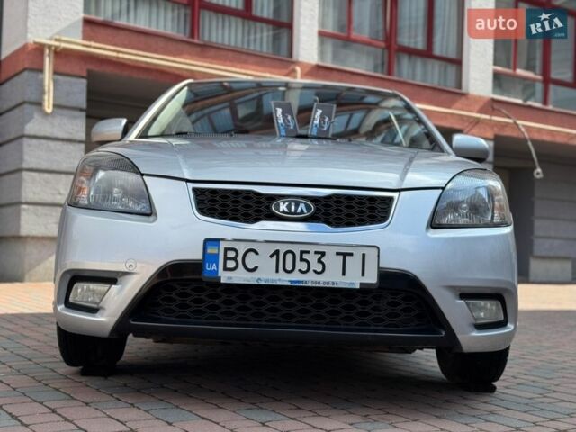 Серый Киа Рио, объемом двигателя 1.4 л и пробегом 227 тыс. км за 6850 $, фото 185 на Automoto.ua