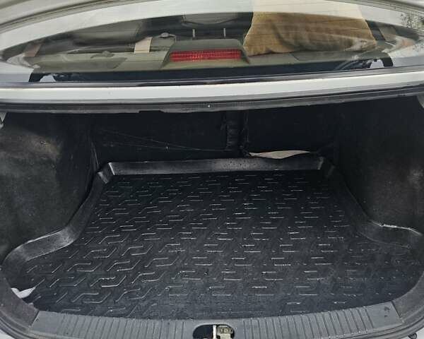 Сірий Кіа Ріо, об'ємом двигуна 1.34 л та пробігом 330 тис. км за 4200 $, фото 9 на Automoto.ua