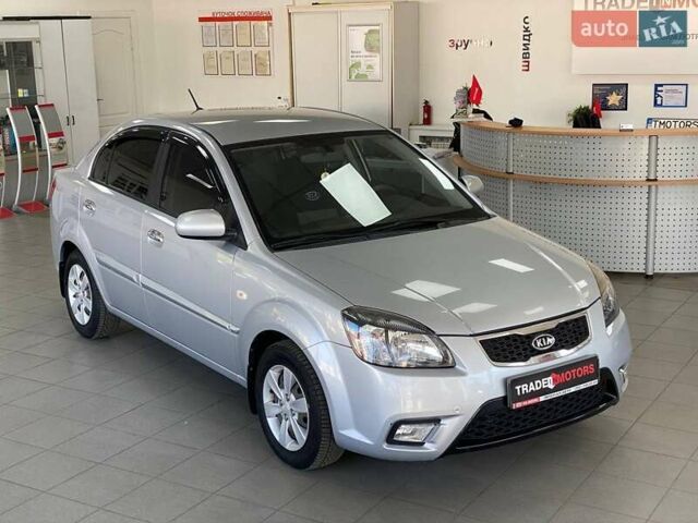 Серый Киа Рио, объемом двигателя 1.4 л и пробегом 98 тыс. км за 5990 $, фото 6 на Automoto.ua