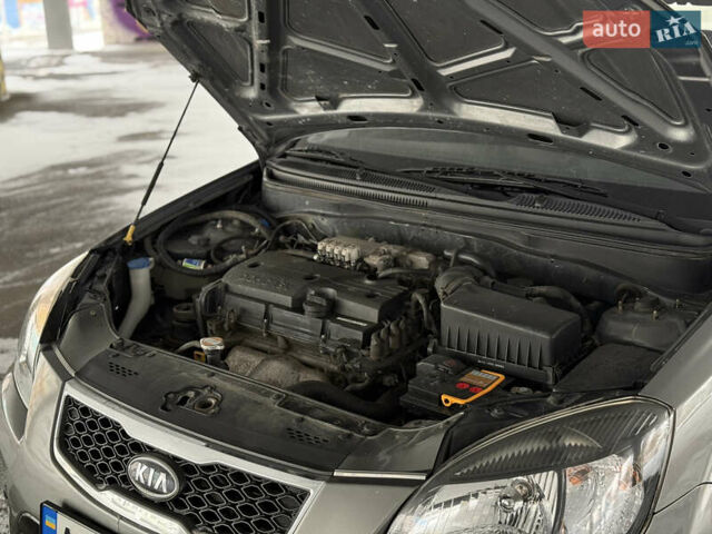 Серый Киа Рио, объемом двигателя 1.4 л и пробегом 99 тыс. км за 5500 $, фото 12 на Automoto.ua