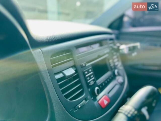 Серый Киа Рио, объемом двигателя 1.4 л и пробегом 140 тыс. км за 5800 $, фото 23 на Automoto.ua