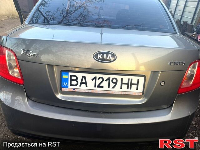 Серый Киа Рио, объемом двигателя 1.5 л и пробегом 205 тыс. км за 5000 $, фото 4 на Automoto.ua