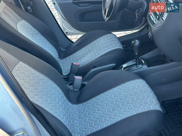 Серый Киа Рио, объемом двигателя 1.4 л и пробегом 227 тыс. км за 6750 $, фото 64 на Automoto.ua