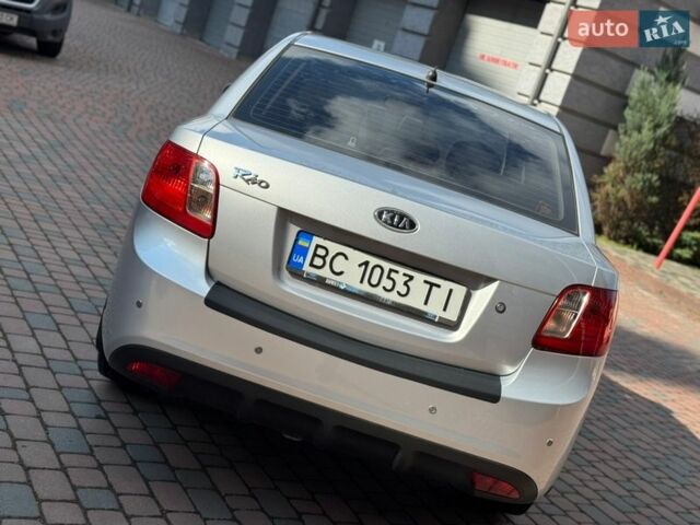 Серый Киа Рио, объемом двигателя 1.4 л и пробегом 227 тыс. км за 6750 $, фото 189 на Automoto.ua