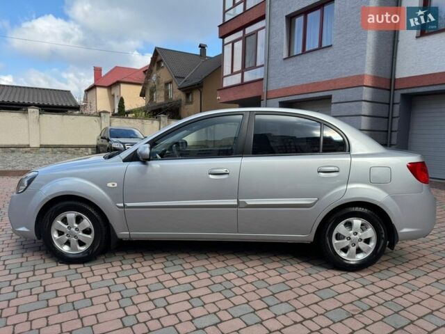 Серый Киа Рио, объемом двигателя 1.4 л и пробегом 227 тыс. км за 6850 $, фото 114 на Automoto.ua