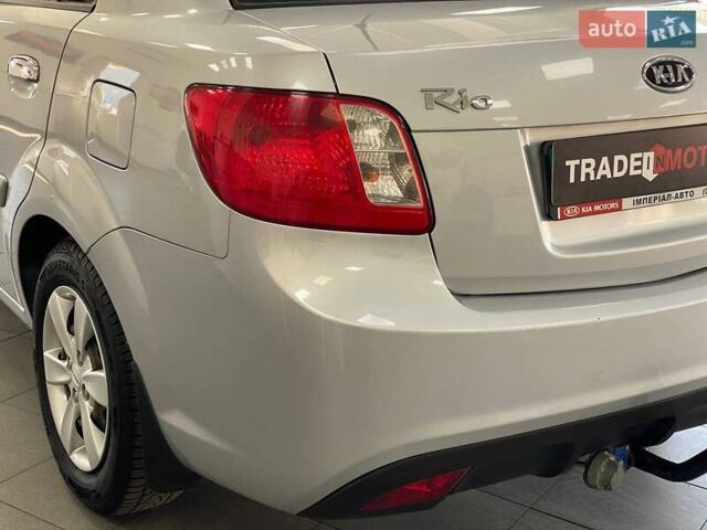 Серый Киа Рио, объемом двигателя 1.4 л и пробегом 98 тыс. км за 5990 $, фото 11 на Automoto.ua
