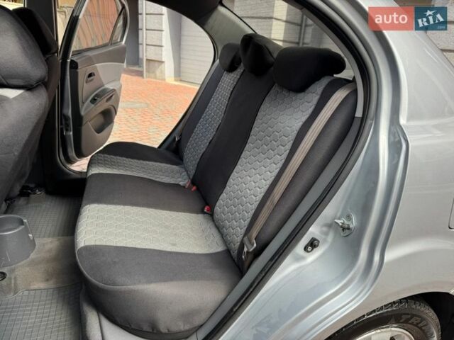 Серый Киа Рио, объемом двигателя 1.4 л и пробегом 227 тыс. км за 6850 $, фото 43 на Automoto.ua