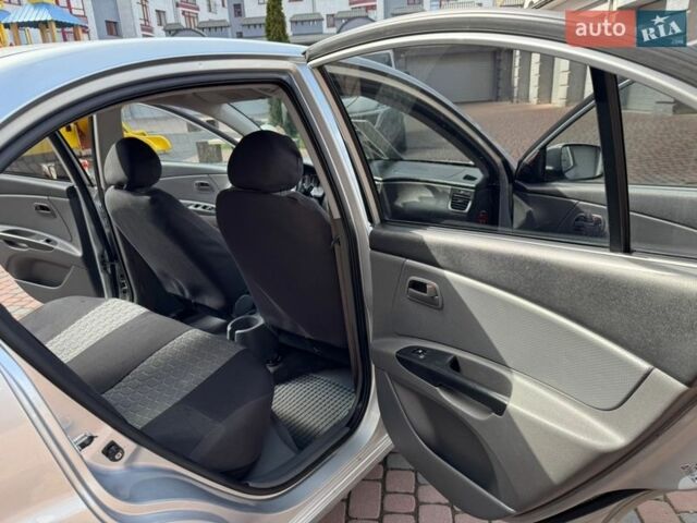 Серый Киа Рио, объемом двигателя 1.4 л и пробегом 227 тыс. км за 6750 $, фото 35 на Automoto.ua