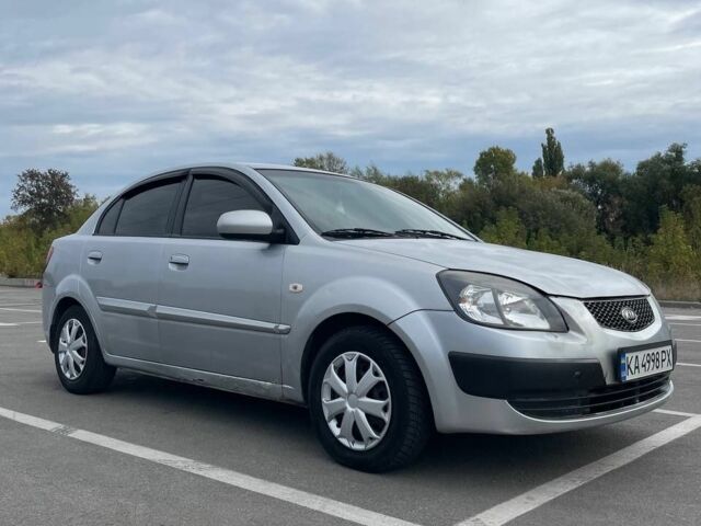 Сірий Кіа Ріо, об'ємом двигуна 1.5 л та пробігом 470 тис. км за 3008 $, фото 2 на Automoto.ua