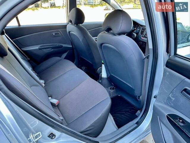 Серый Киа Рио, объемом двигателя 1.5 л и пробегом 190 тыс. км за 5800 $, фото 15 на Automoto.ua
