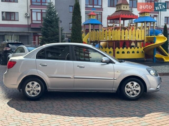 Серый Киа Рио, объемом двигателя 1.4 л и пробегом 227 тыс. км за 6850 $, фото 1 на Automoto.ua