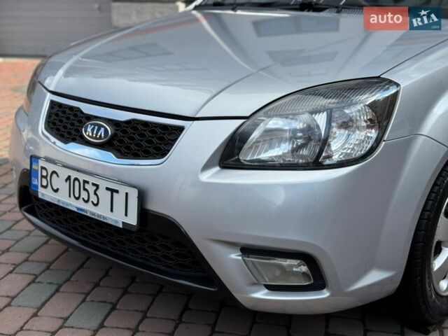 Серый Киа Рио, объемом двигателя 1.4 л и пробегом 227 тыс. км за 6750 $, фото 174 на Automoto.ua