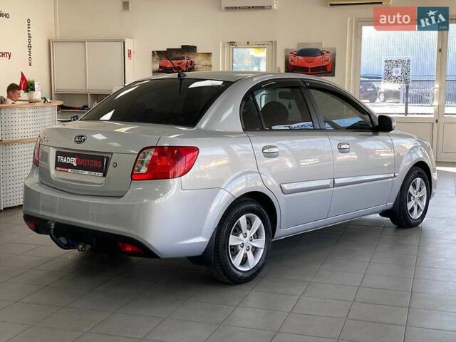 Серый Киа Рио, объемом двигателя 1.4 л и пробегом 98 тыс. км за 5990 $, фото 8 на Automoto.ua