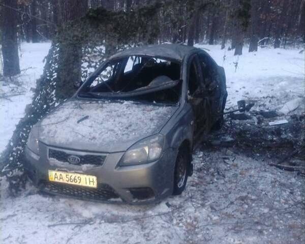 Серый Киа Рио, объемом двигателя 1.5 л и пробегом 350 тыс. км за 1500 $, фото 1 на Automoto.ua