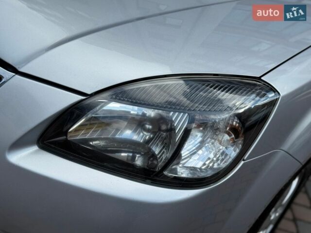 Серый Киа Рио, объемом двигателя 1.4 л и пробегом 227 тыс. км за 6850 $, фото 173 на Automoto.ua