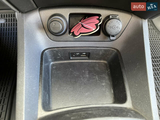 Серый Киа Рио, объемом двигателя 1.4 л и пробегом 219 тыс. км за 4500 $, фото 36 на Automoto.ua