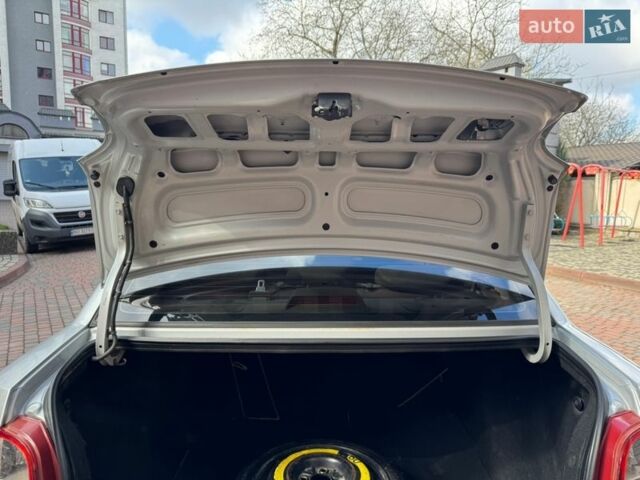 Серый Киа Рио, объемом двигателя 1.4 л и пробегом 227 тыс. км за 6850 $, фото 24 на Automoto.ua