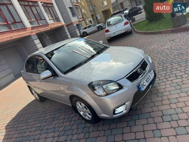 Серый Киа Рио, объемом двигателя 1.4 л и пробегом 227 тыс. км за 6750 $, фото 140 на Automoto.ua