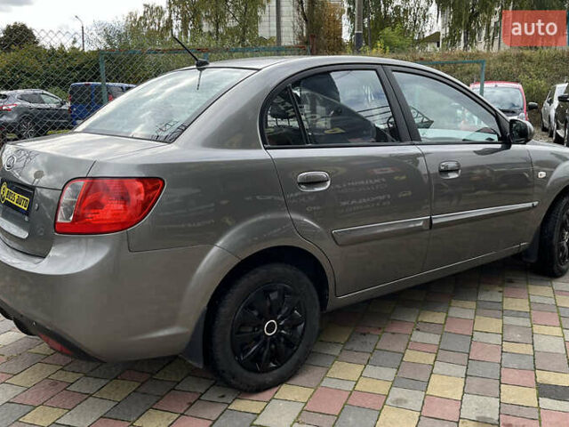 Киа Рио 2010 в Стрые на Automoto.ua Серый Киа Рио, объемом двигателя 1.4 л и пробегом 166 тыс. км за 3999 $, фото 6 на Automoto.ua