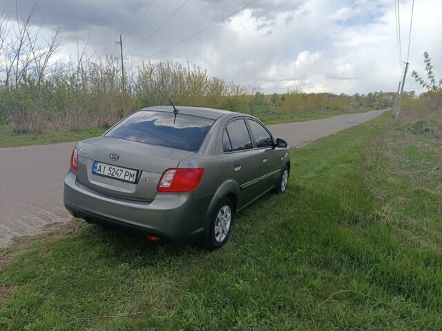 Серый Киа Рио, объемом двигателя 1.3 л и пробегом 163 тыс. км за 4400 $, фото 4 на Automoto.ua